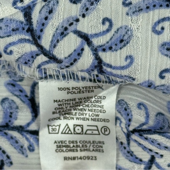 LOFT Blue White Floral Leaf Blouse XL NWT Lightweight Long Sleeve Top - Picture 9 of 9